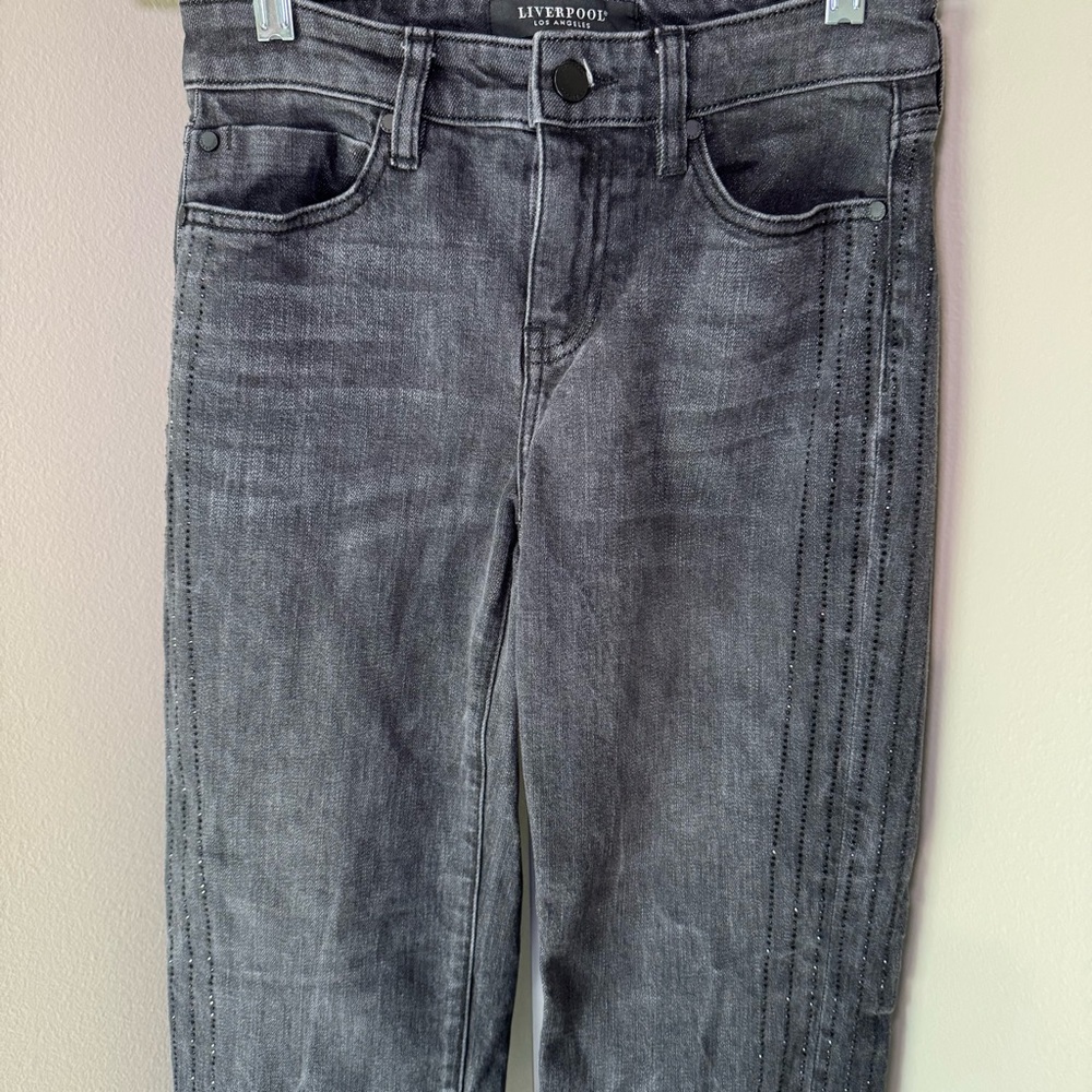 Women’s Liverpool Jeans Kennedy Crop Black Denim size 0/25 Rhinestones‎ Frayed